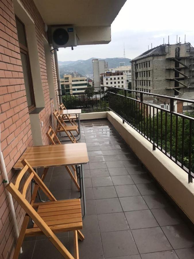 5 Rooms Near 300 Aragveli Metro Station Tbilisi Exterior photo