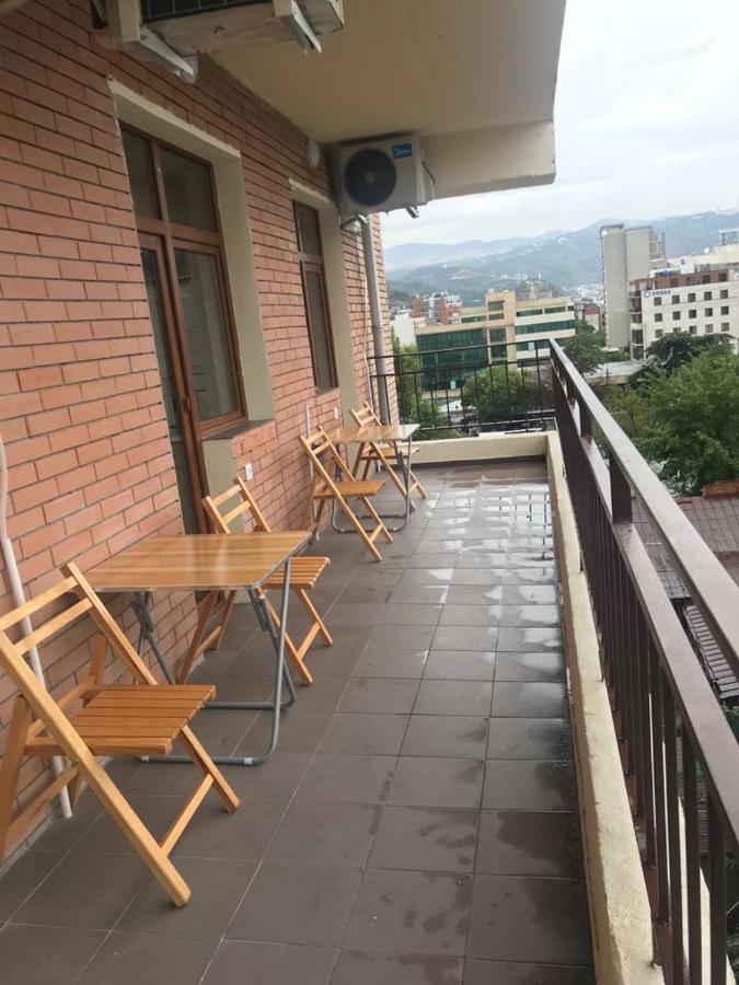 5 Rooms Near 300 Aragveli Metro Station Tbilisi Exterior photo